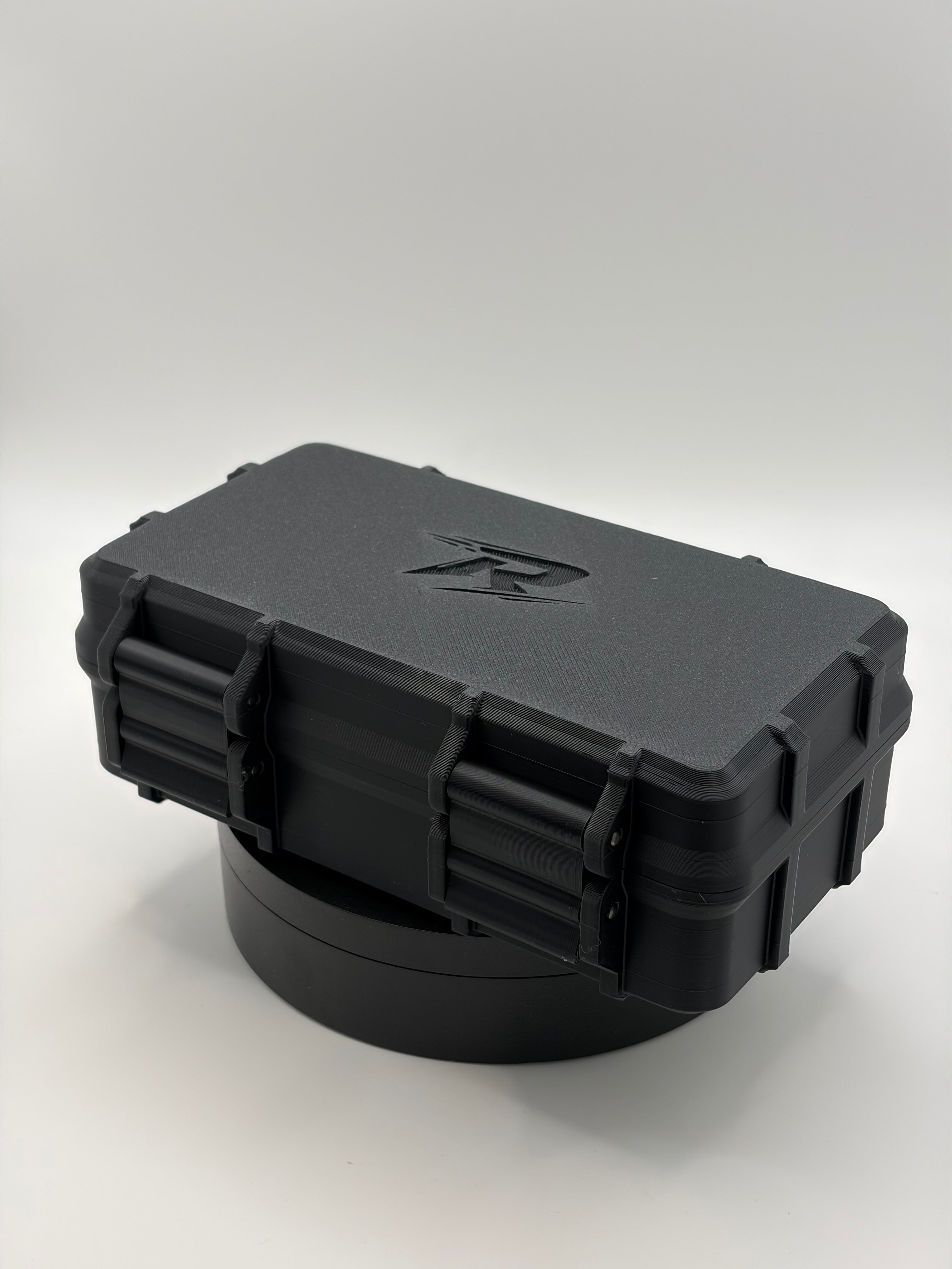 Kleine 10ml Vial TRT Box von Robin Fit, mit silberner Verschlusskappe und klarer Glasflasche, auf weißem Hintergrund.