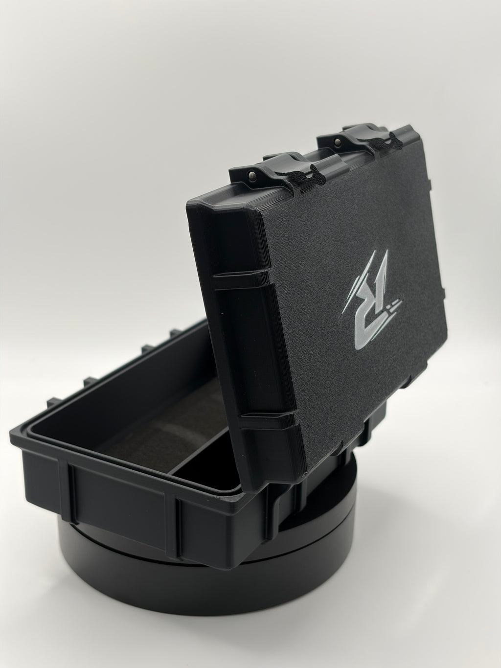Kleine 10 ml Vial TRT Box V2 von Robin Fit, mit klarer Flüssigkeit in einem transparenten Behälter