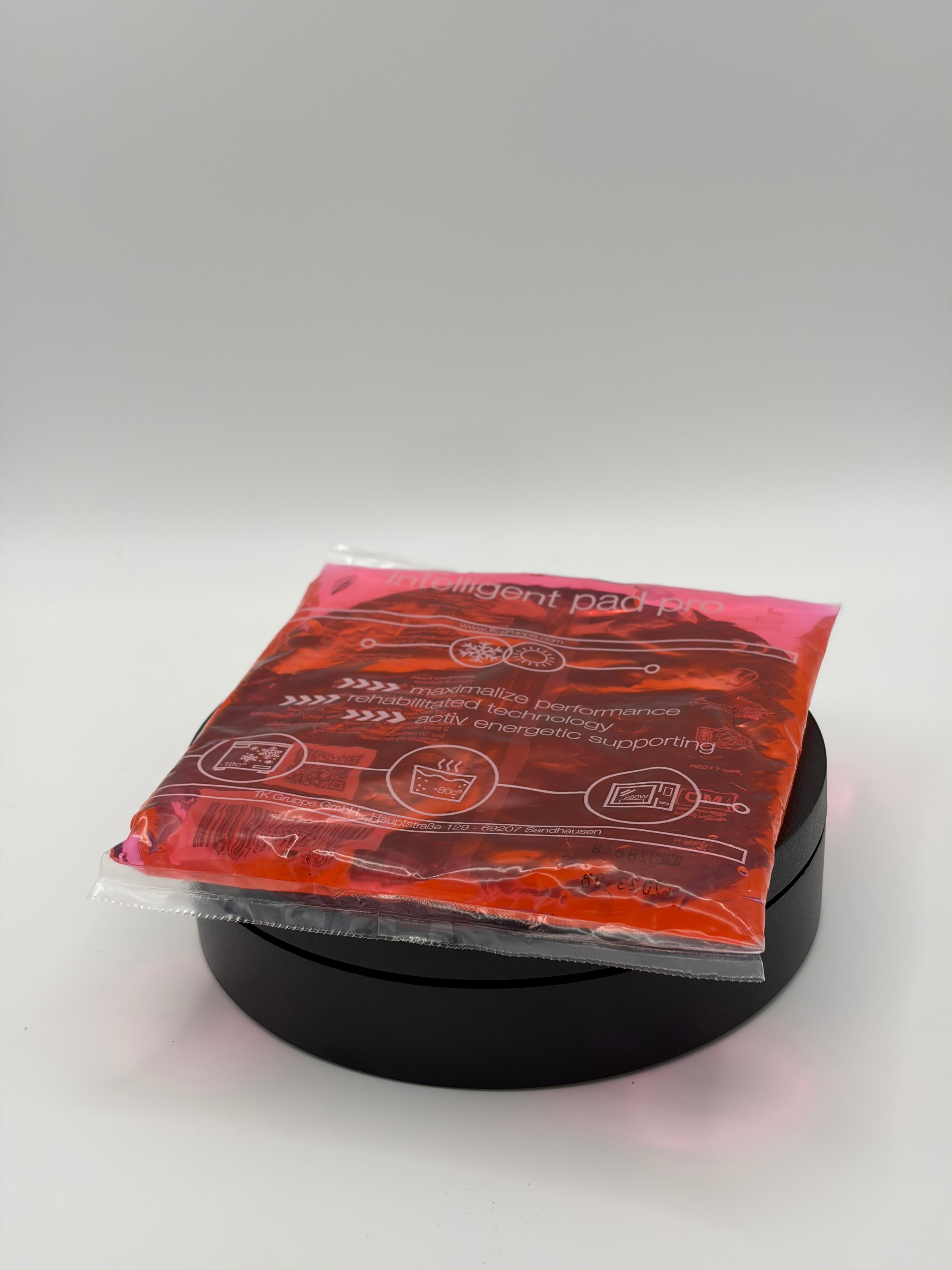 RobinFit Gel-Kühlakku, kühler Gel-Pack mit ergonomischem Design für kühlende Anwendungen, auf weißem Hintergrund fotografiert