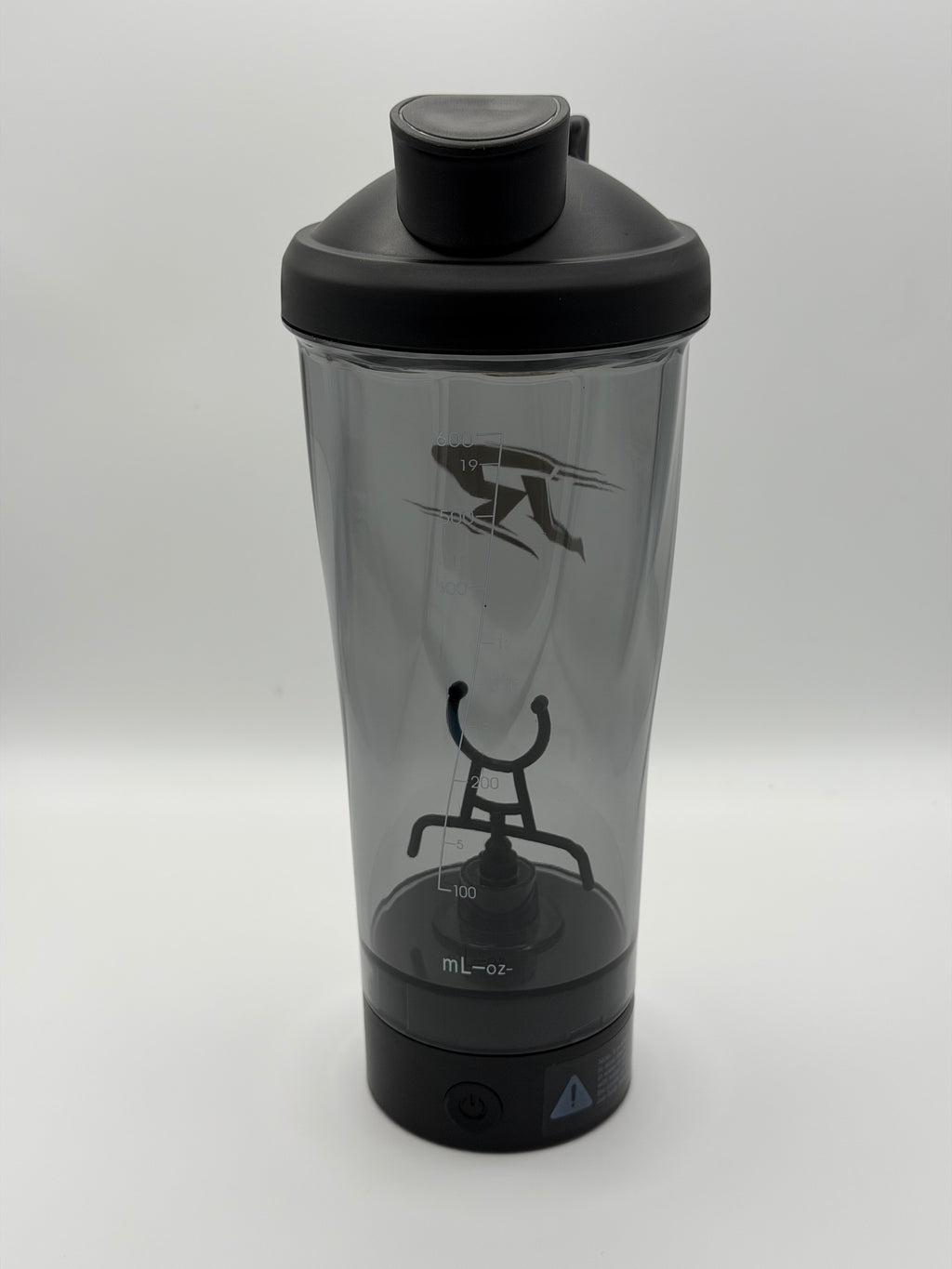 Elektrischer RobinFit Shaker mit 600ml Fassungsvermögen, roter Deckel und transparentem Körper, ideal für Getränke und Proteinshakes.